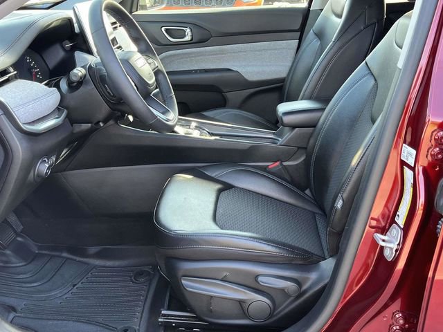 Used 2022 Jeep Compass Latitude image 13