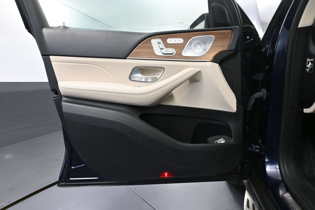 Used 2021 Mercedes-Benz GLS 450 4MATIC image 18