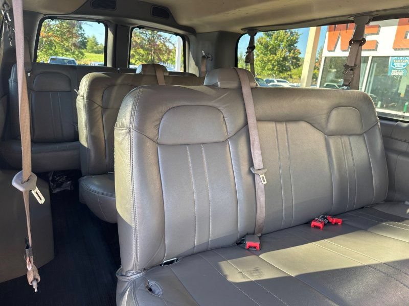 Used 2024 Chevrolet Express 3500 LS RWD image 18