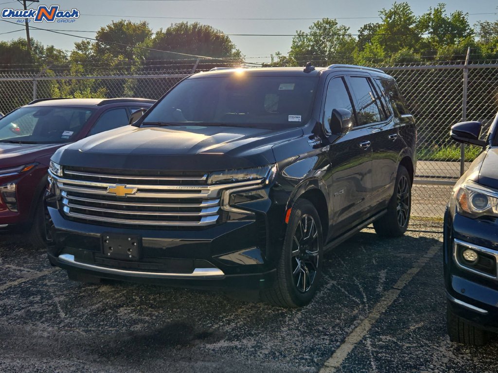 Used 2024 Chevrolet Tahoe High Country AWD/4WD image 3