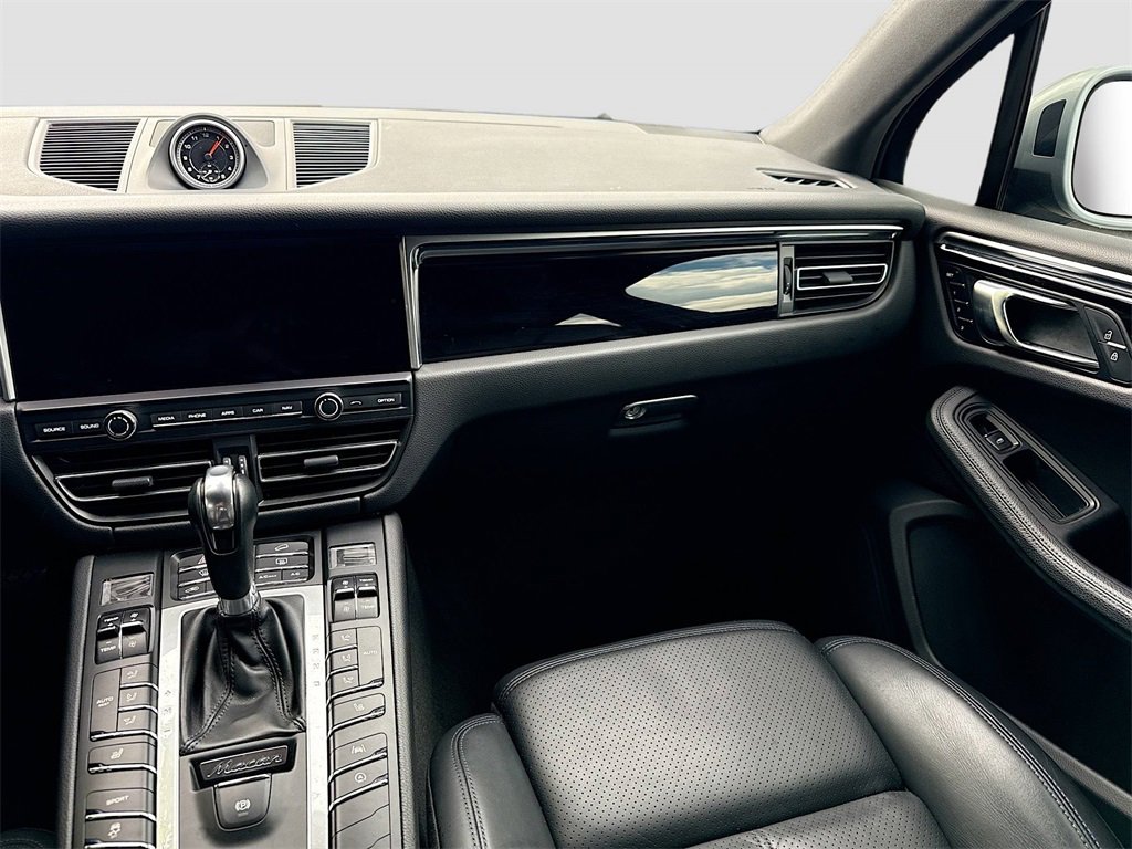 Used 2021 Porsche Macan image 25