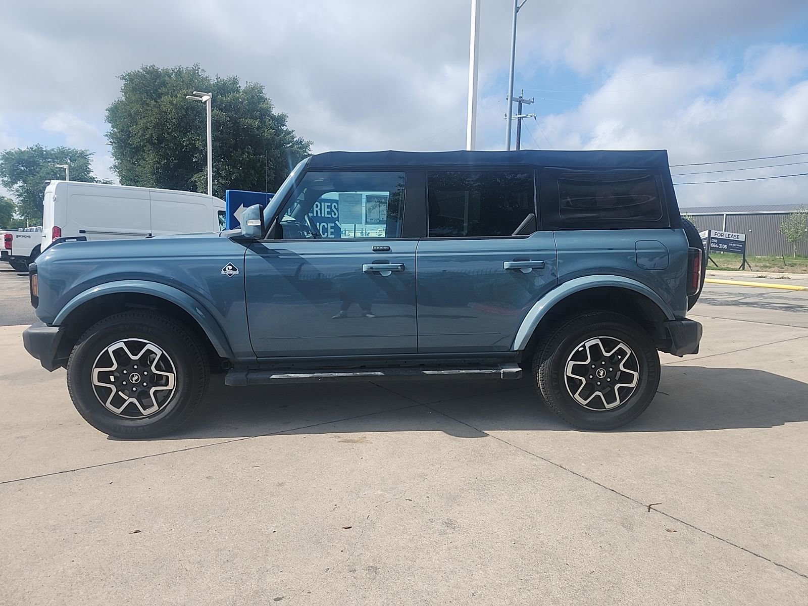 Used 2021 Ford Bronco Outer Banks image 6
