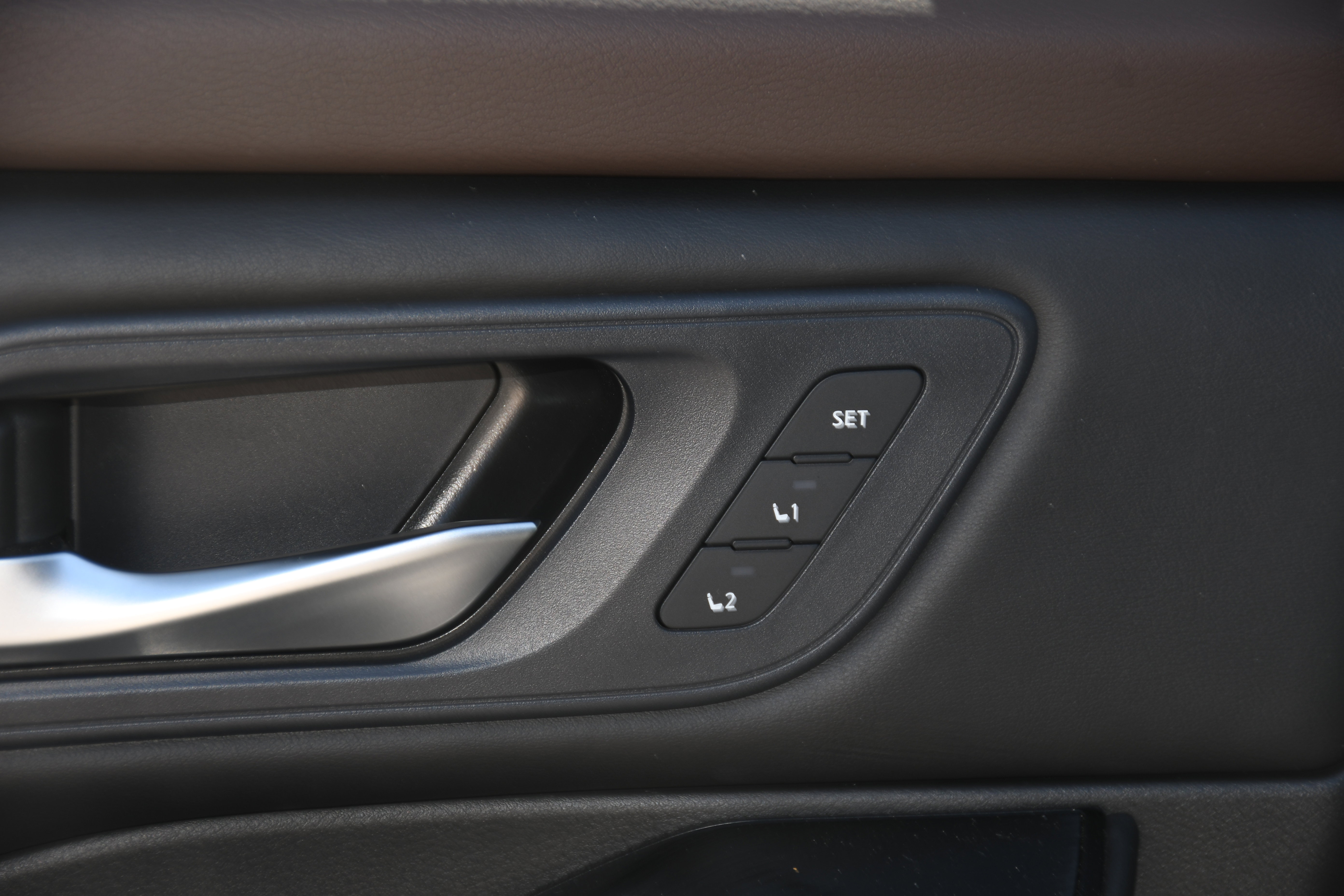 Used 2023 Nissan Rogue SL w/ SL Premium Package image 12