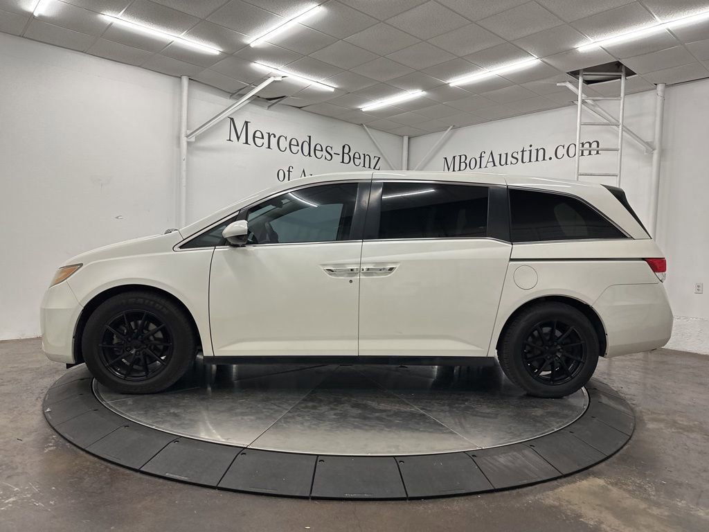 Used 2016 Honda Odyssey SE image 2