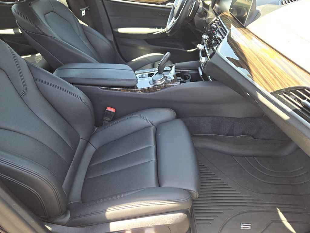 Used 2020 BMW 530i xDrive w/ Convenience Package AWD/4WD image 14