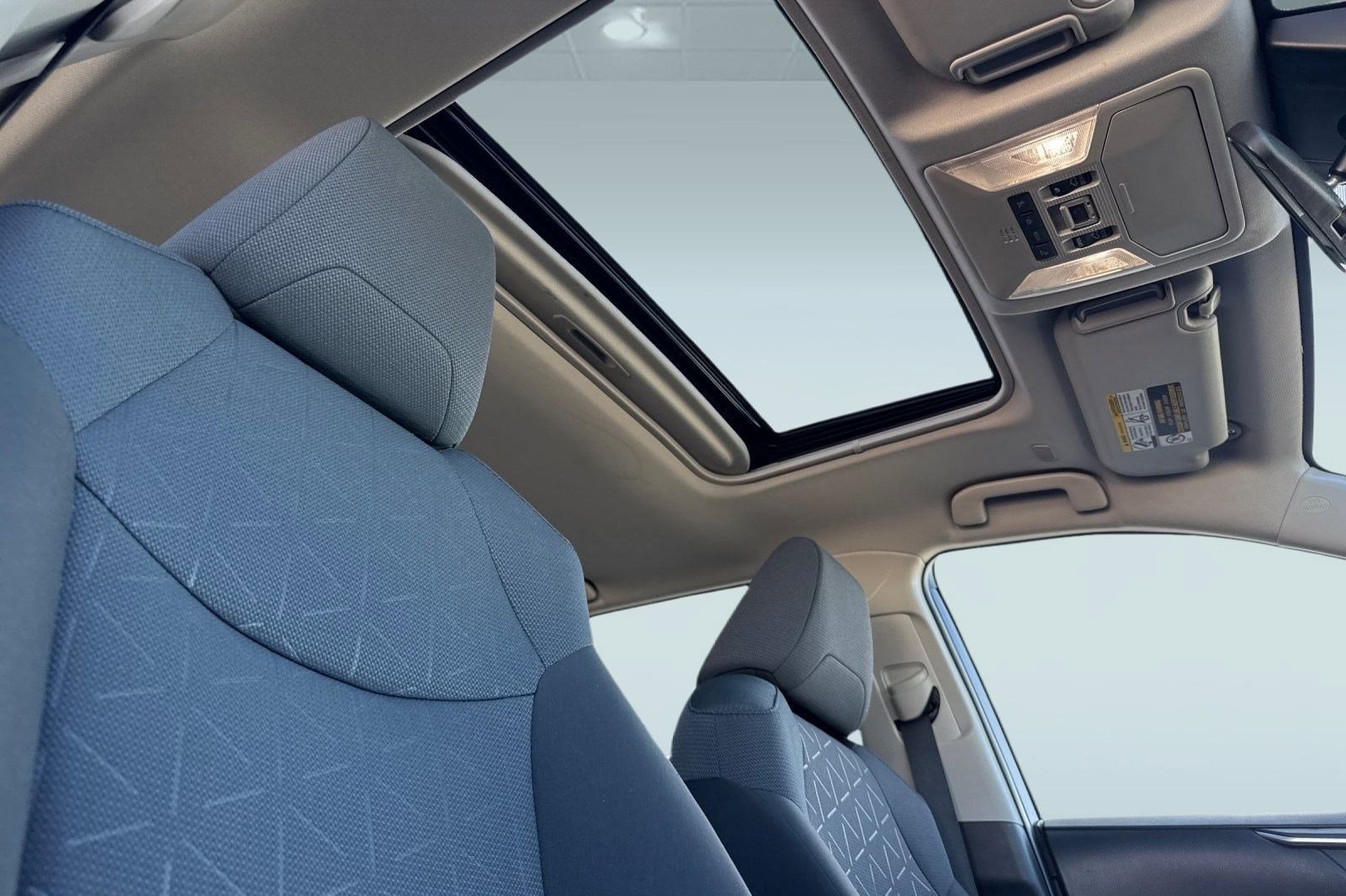 Used 2025 Toyota RAV4 XLE w/ Convenience Package image 15