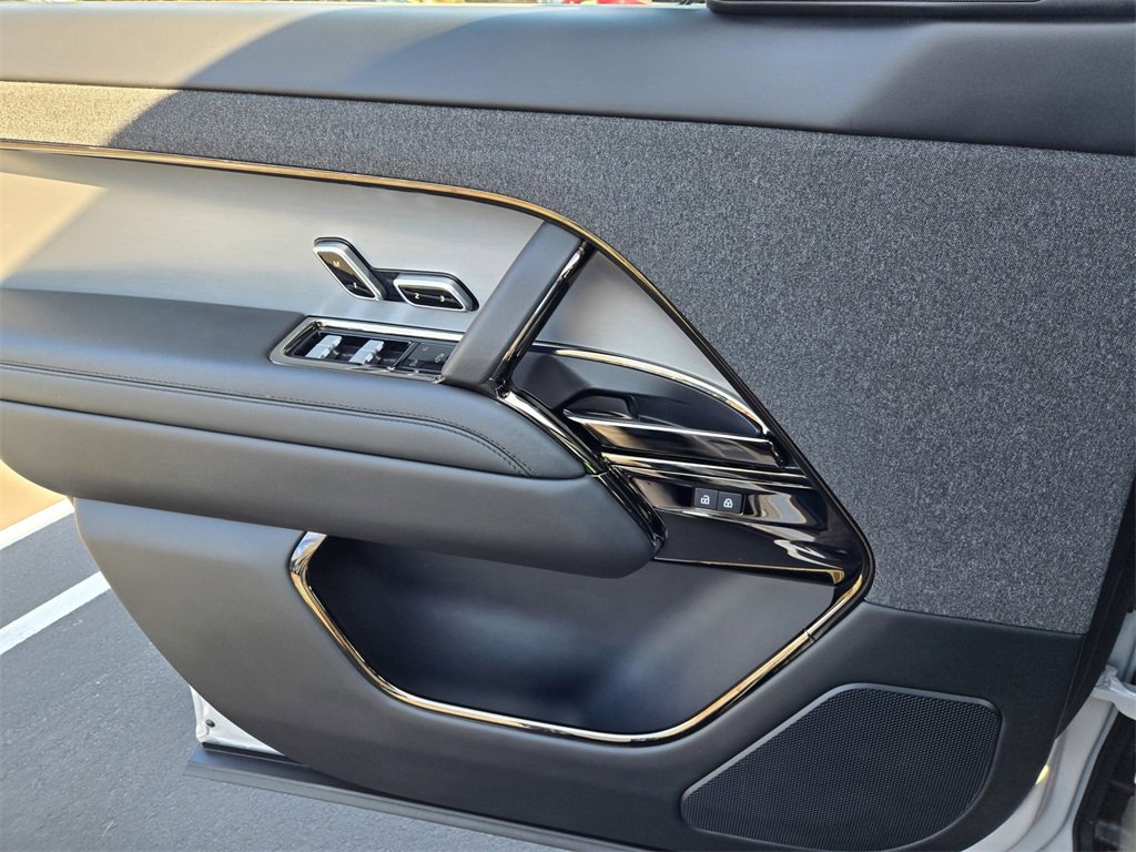 Used 2024 Land Rover Range Rover Sport Dynamic SE image 25