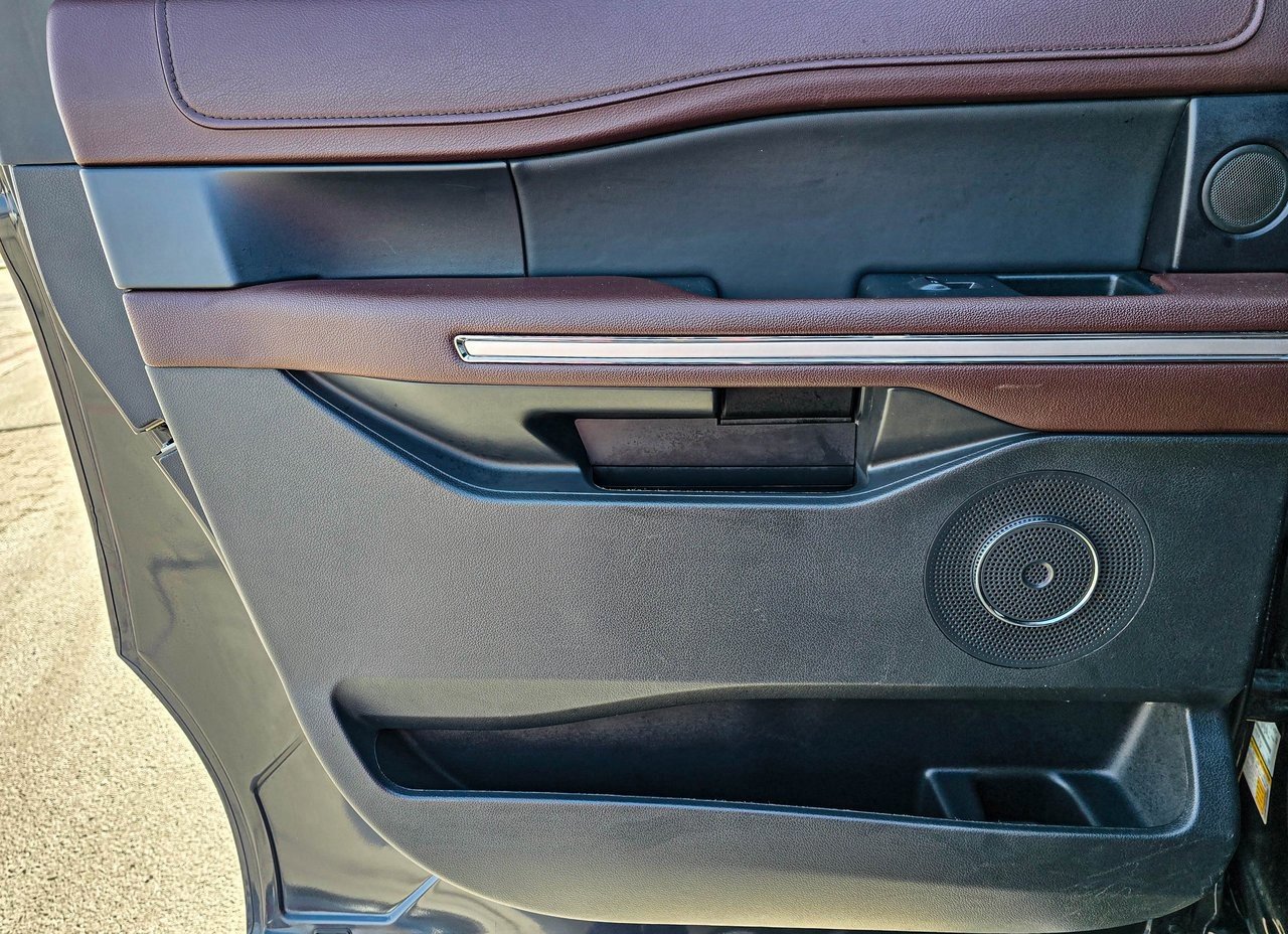 Used 2024 Ford Expedition Max Limited image 31