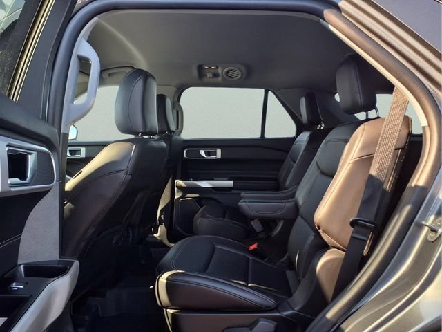Used 2023 Ford Explorer XLT w/ Equipment Group 202A AWD/4WD image 13