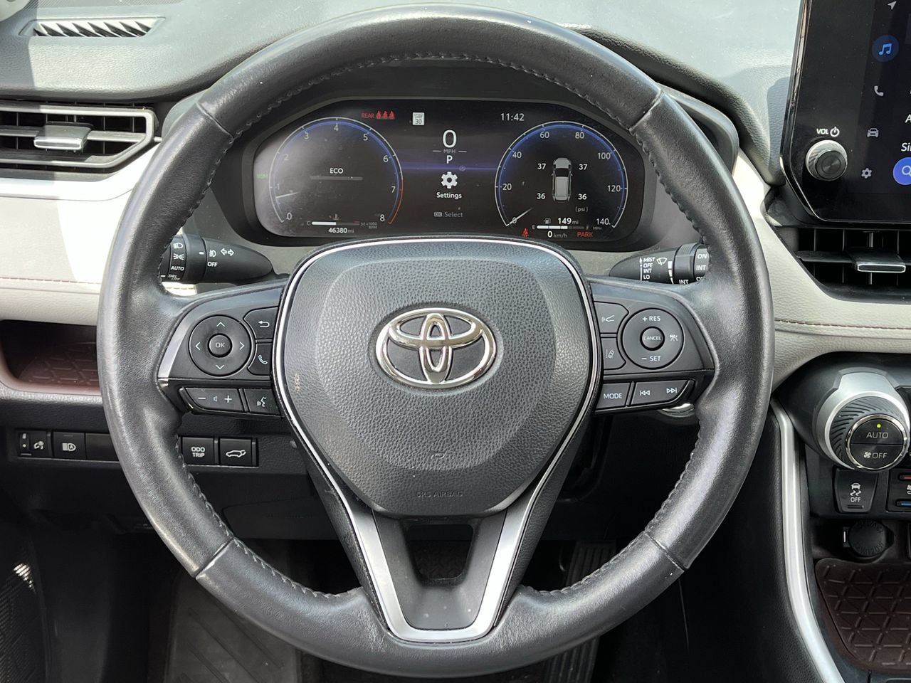 Used 2023 Toyota RAV4 Limited FWD image 11