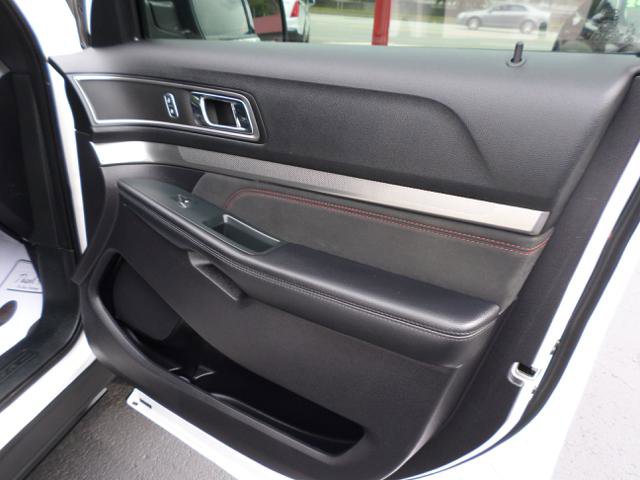 Used 2019 Ford Explorer XLT w/ Equipment Group 202A image 31