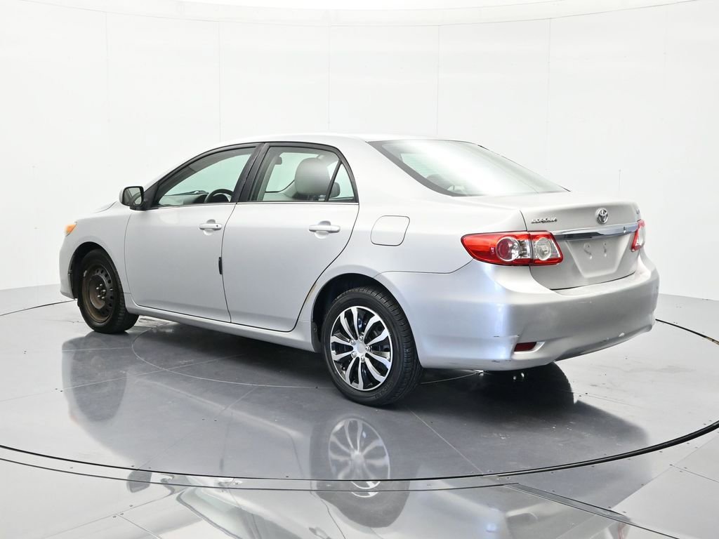 Used 2013 Toyota Corolla LE FWD image 7