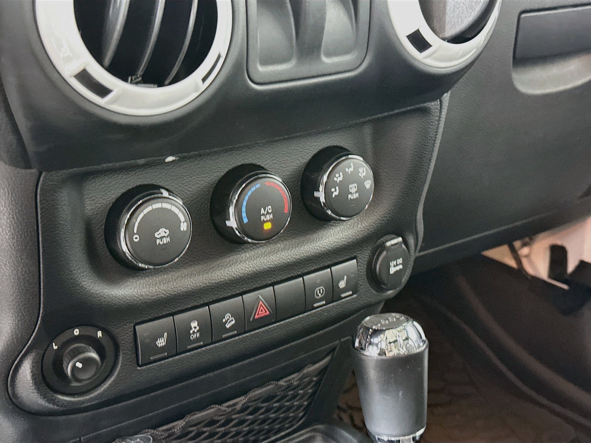 Used 2014 Jeep Wrangler Sahara AWD/4WD image 21