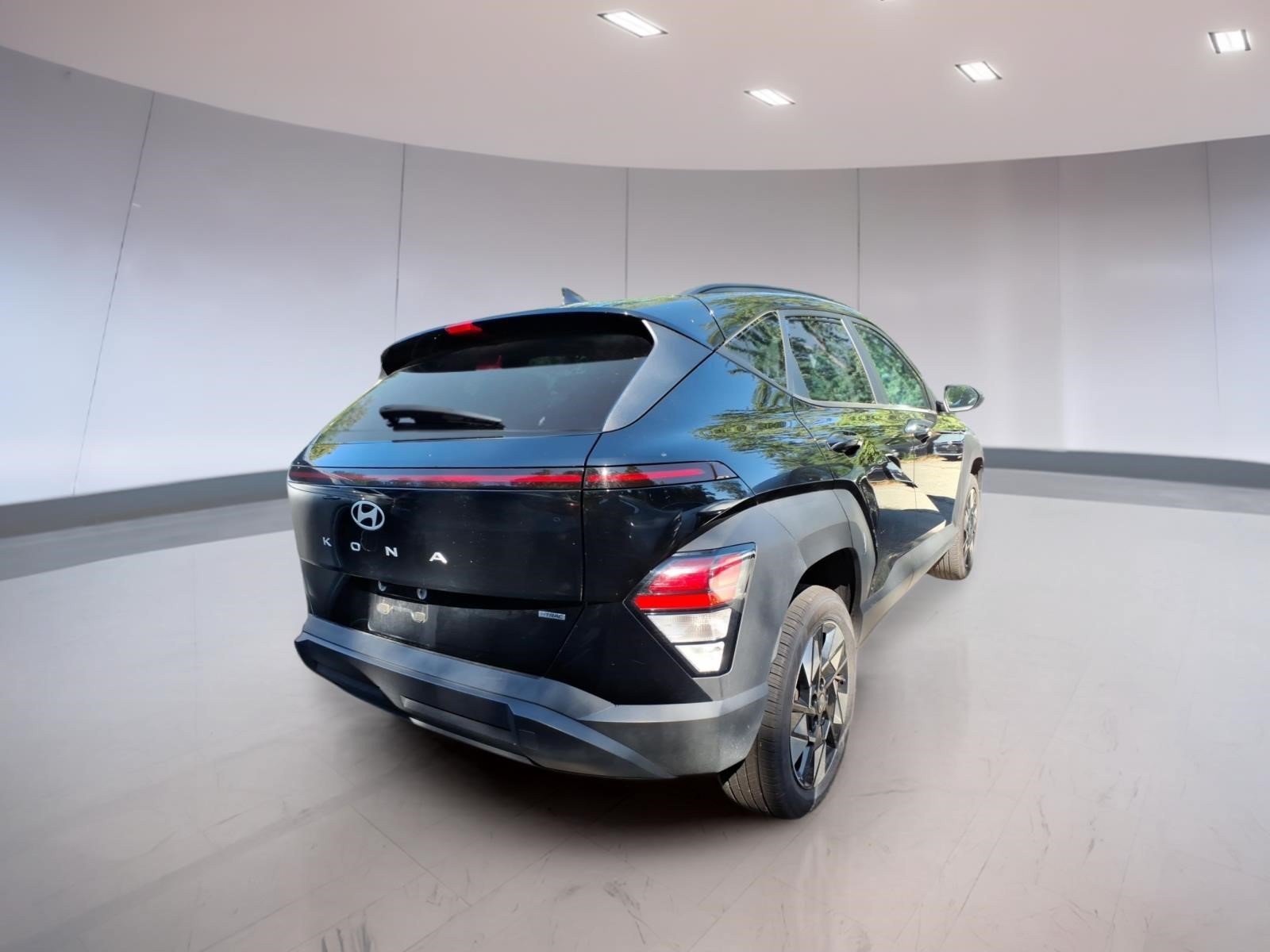 Used 2025 Hyundai Kona SEL AWD/4WD image 4