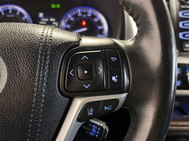 Used 2018 Toyota Highlander Limited image 23
