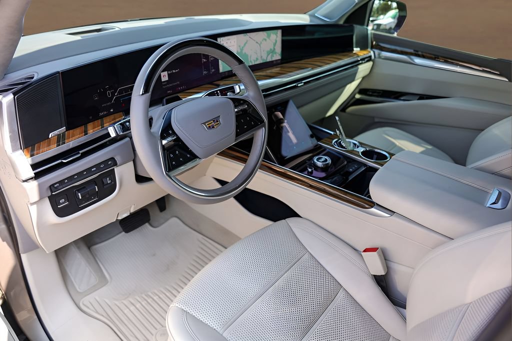 Certified 2025 Cadillac Escalade Sport Platinum AWD/4WD image 10