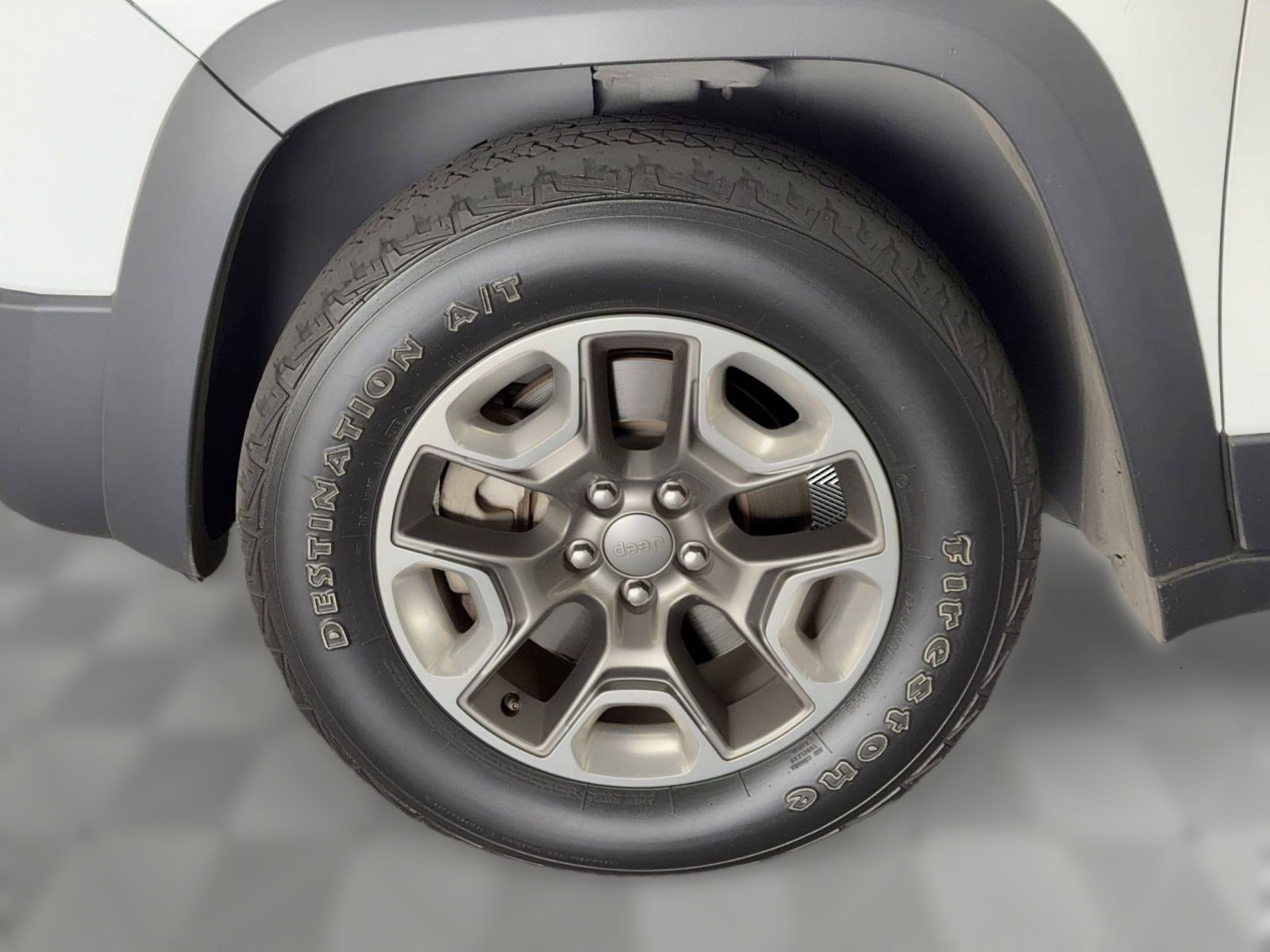 Used 2019 Jeep Cherokee Trailhawk AWD/4WD image 12