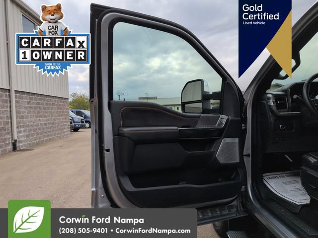 Used 2024 Ford F350 Platinum w/ FX4 Off-Road Package AWD/4WD image 12