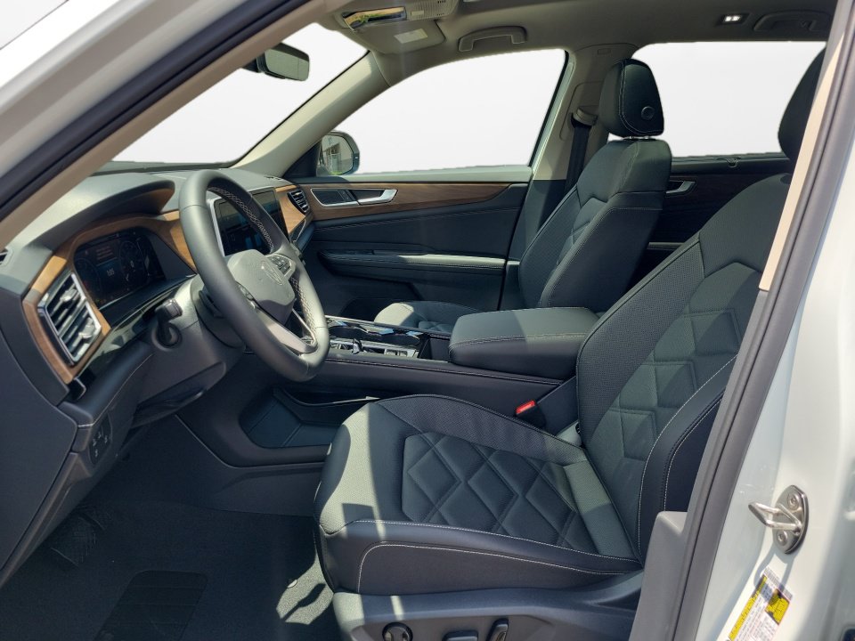 New 2026 Volkswagen Atlas SE FWD image 9