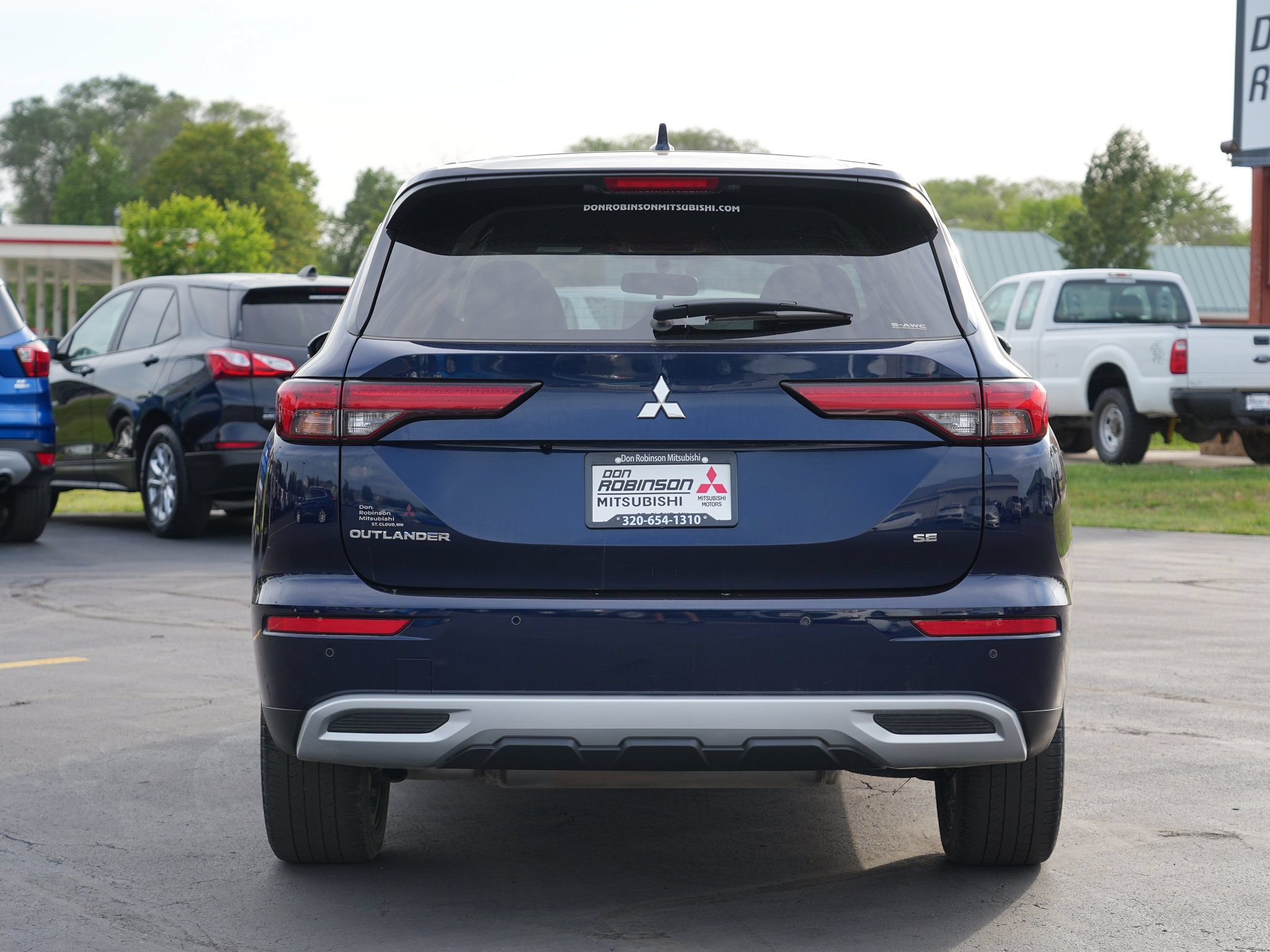 Used 2024 Mitsubishi Outlander SE AWD/4WD image 4