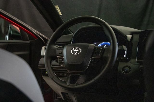 Used 2026 Toyota Camry SE image 14