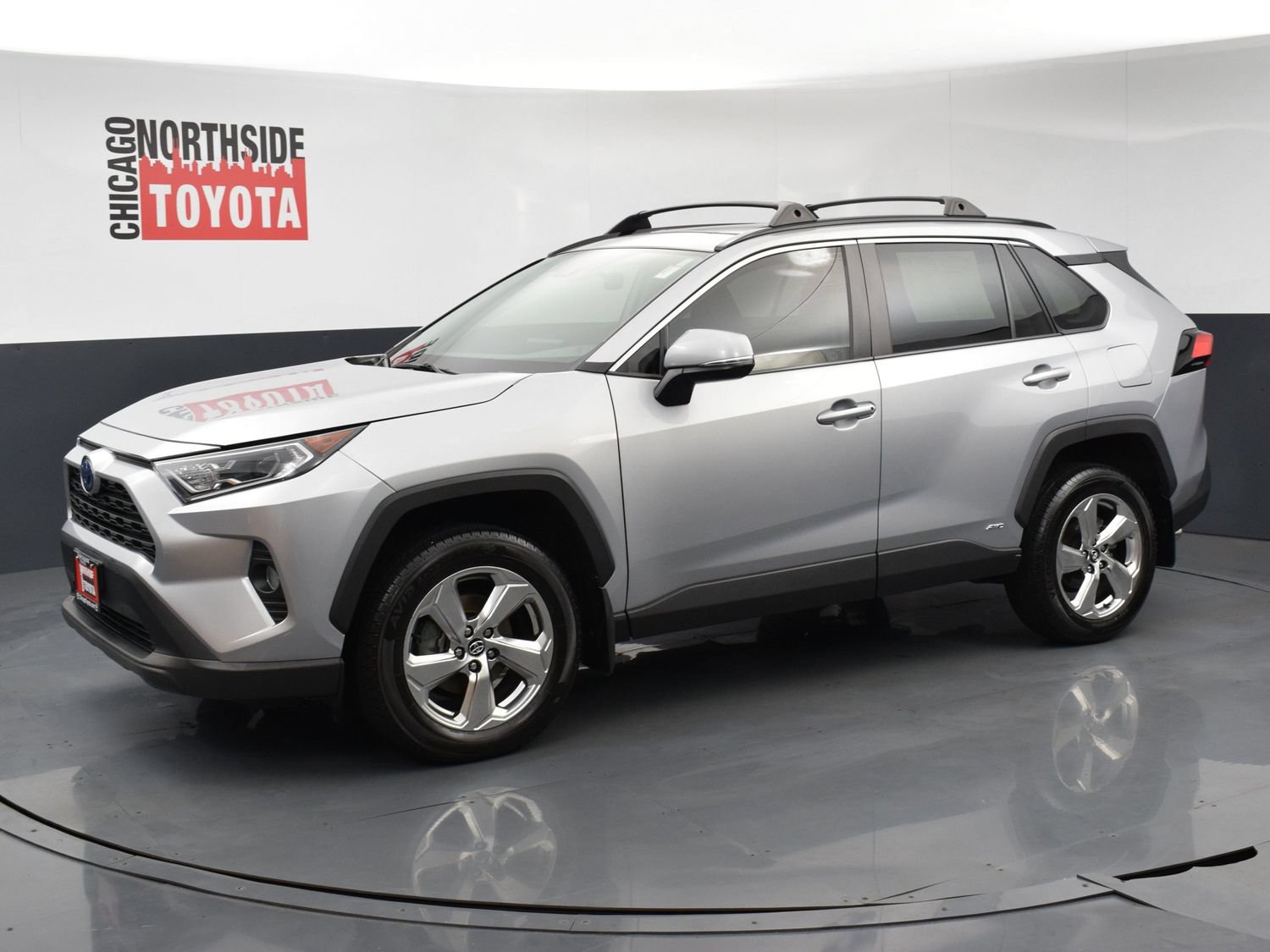 Used 2021 Toyota RAV4 XLE Premium AWD/4WD image 8