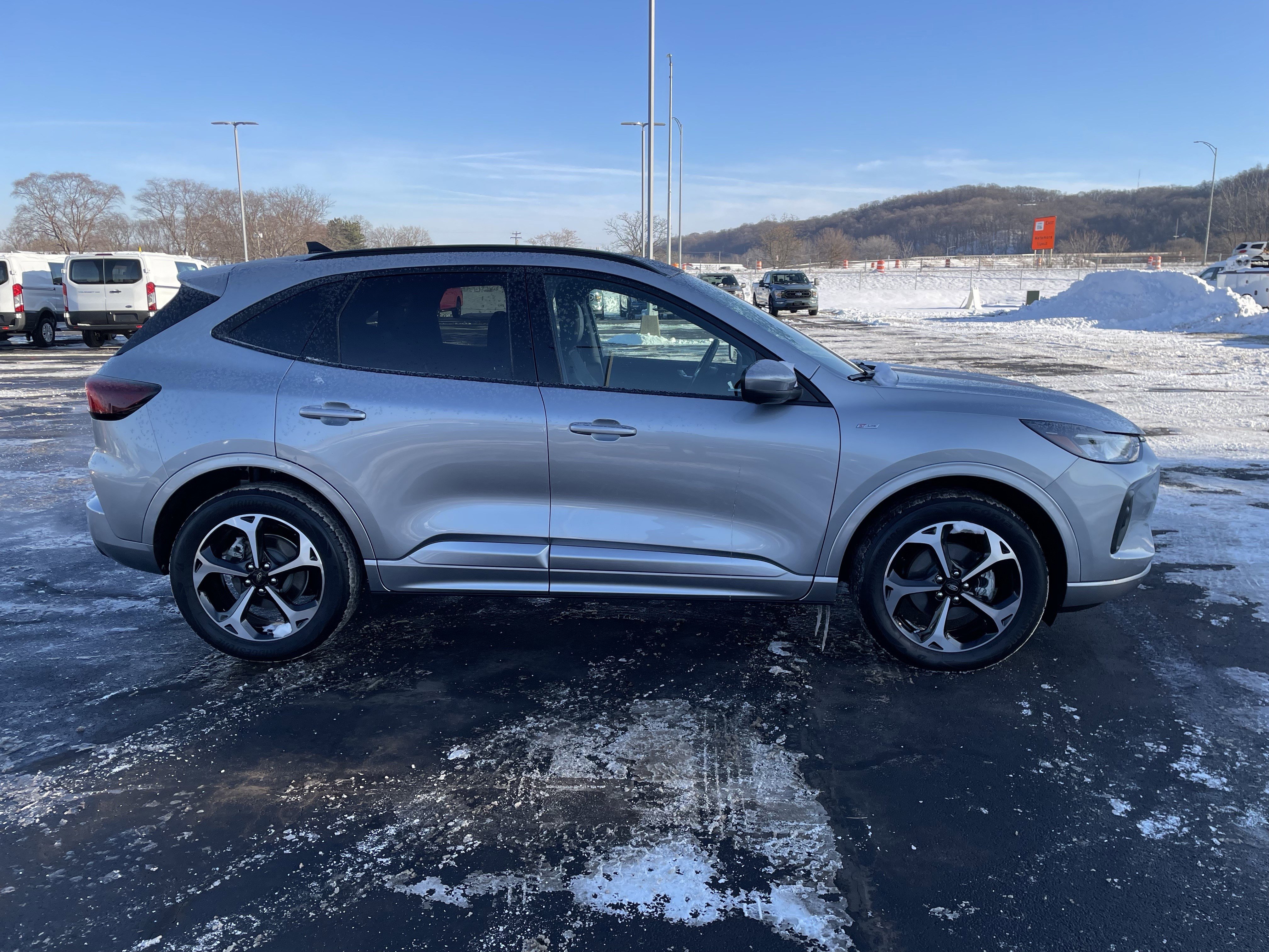 Used 2023 Ford Escape ST-Line Select w/ Tech Pack #2 image 9