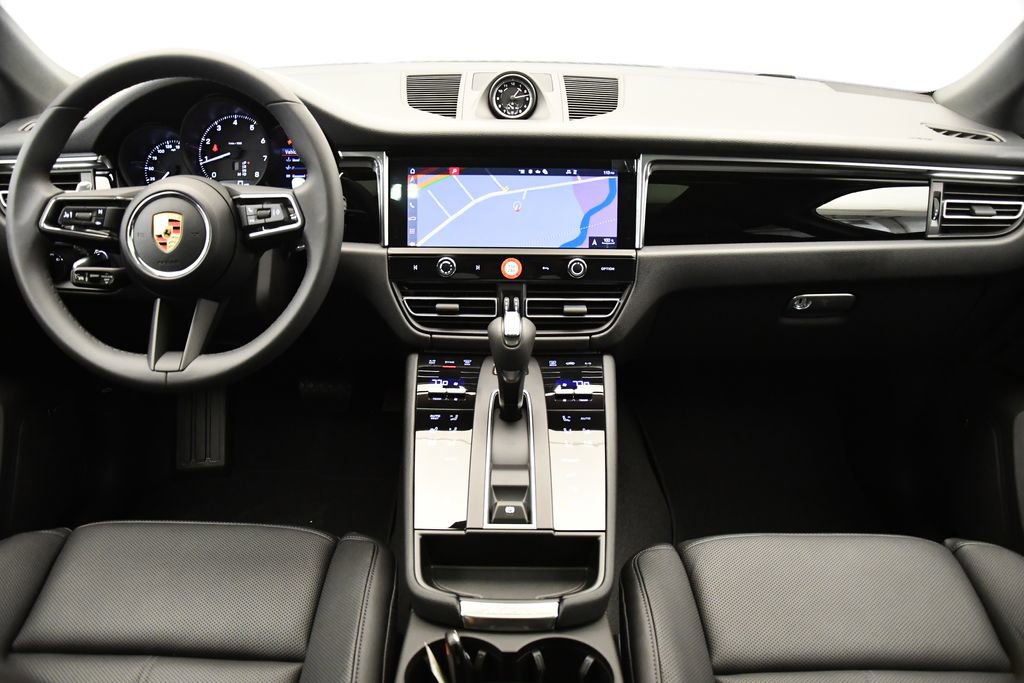 Used 2025 Porsche Macan image 19