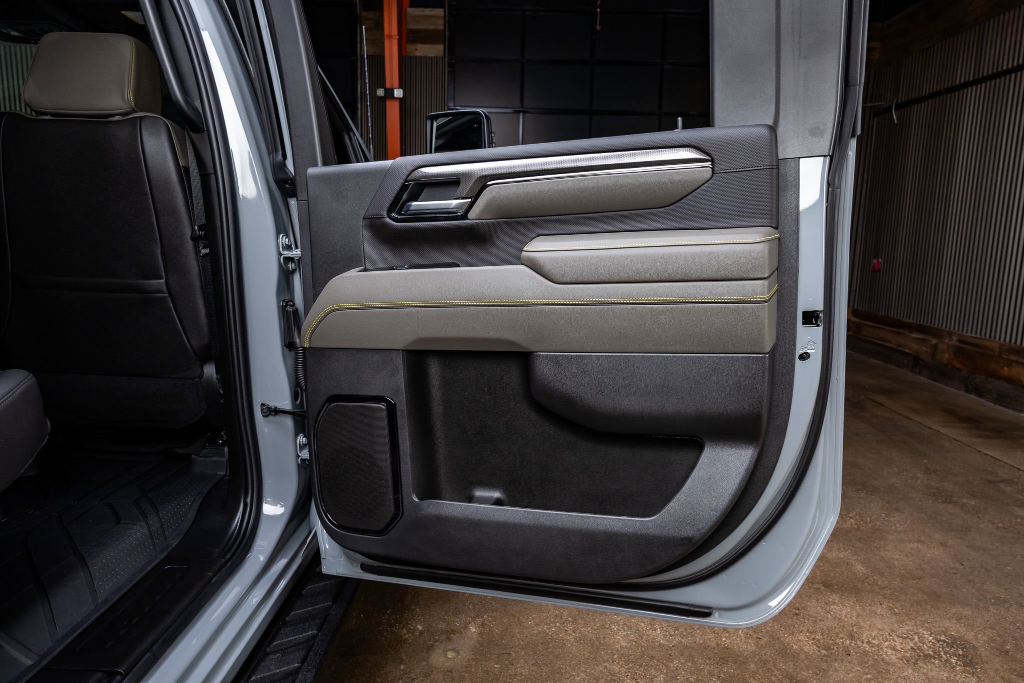 Used 2025 Chevrolet Silverado 2500 ZR2 w/ Technology Package image 39