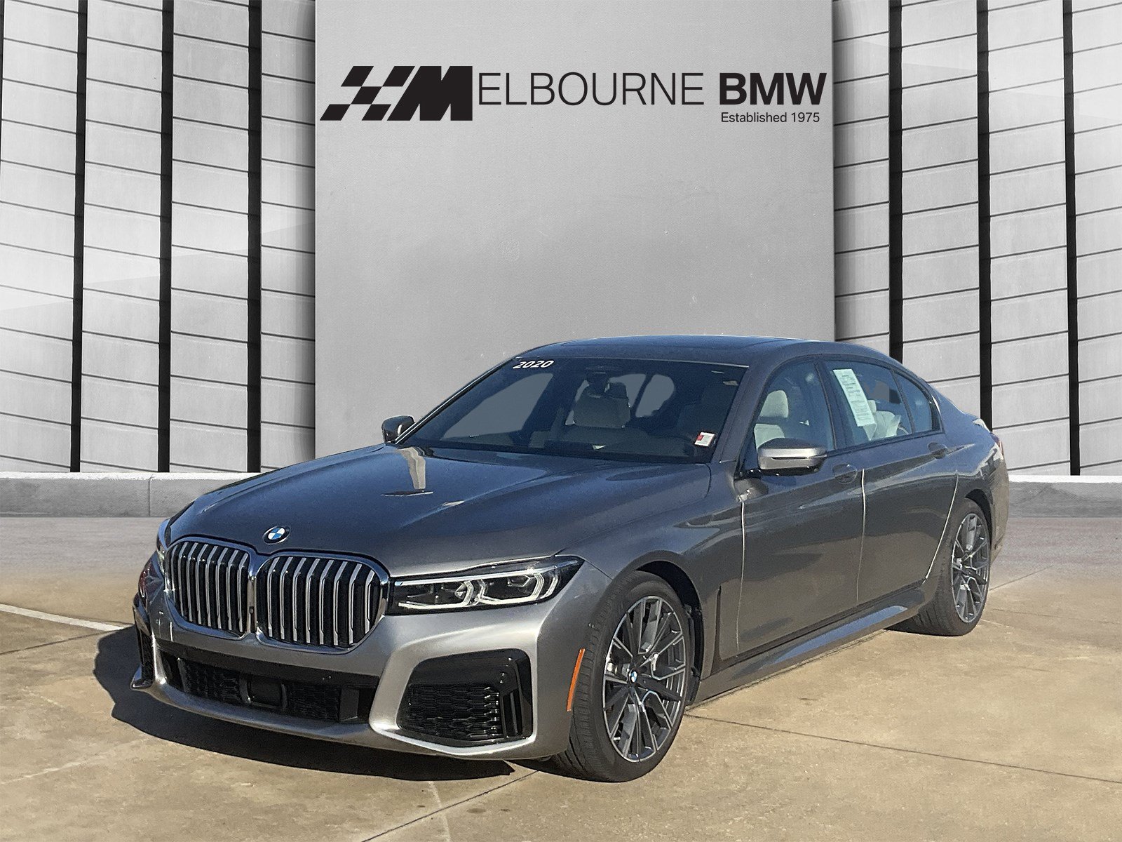 Used 2020 BMW 740i w/ M Sport Package RWD image 3