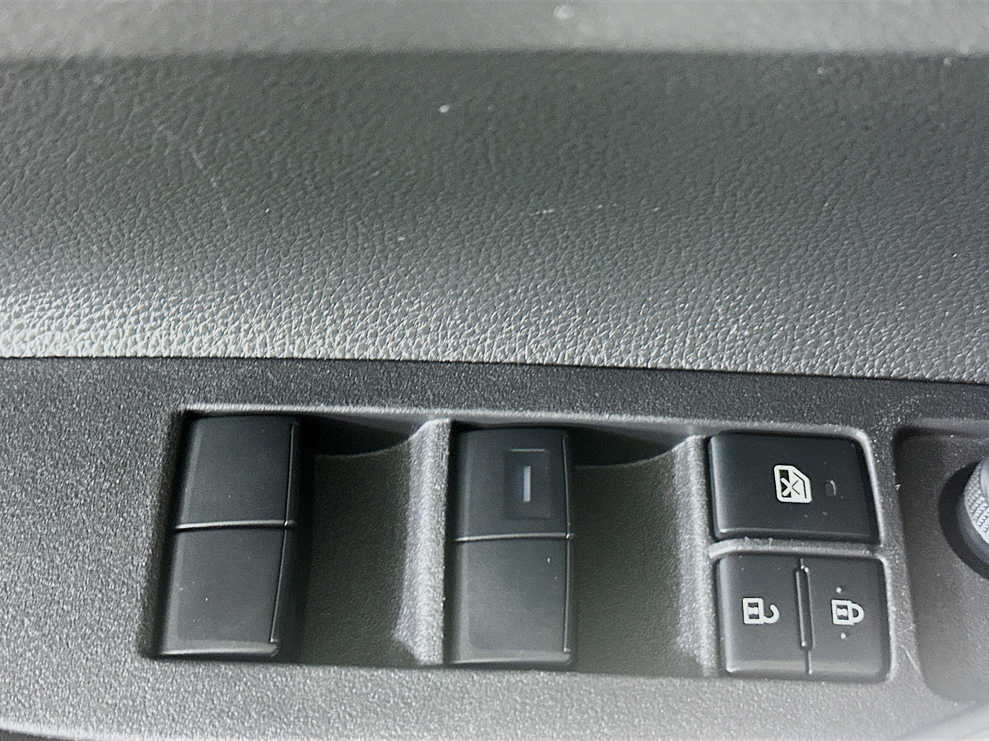 Used 2023 Toyota Corolla Cross LE image 14