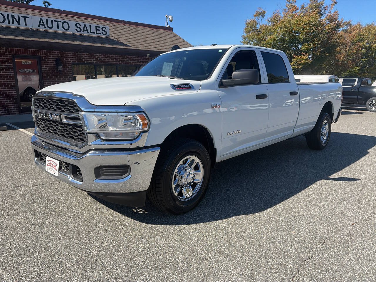 Used 2022 RAM 2500 Tradesman w/ Chrome Appearance Group RWD image 5