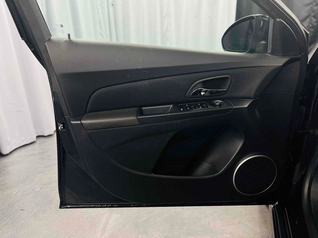 Used 2013 Chevrolet Cruze LT w/ All-Star Edition image 29