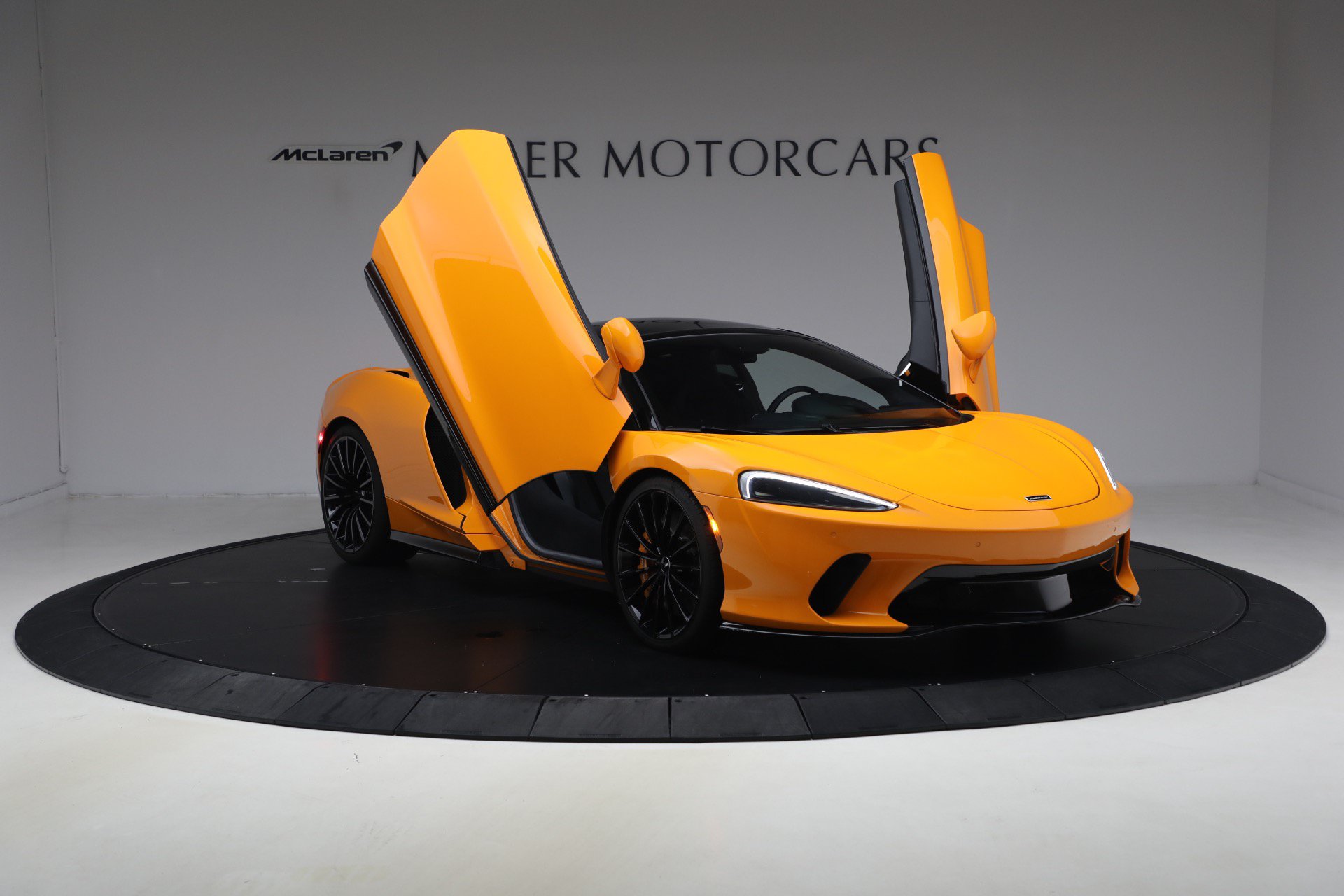 Used 2023 McLaren GT RWD image 34