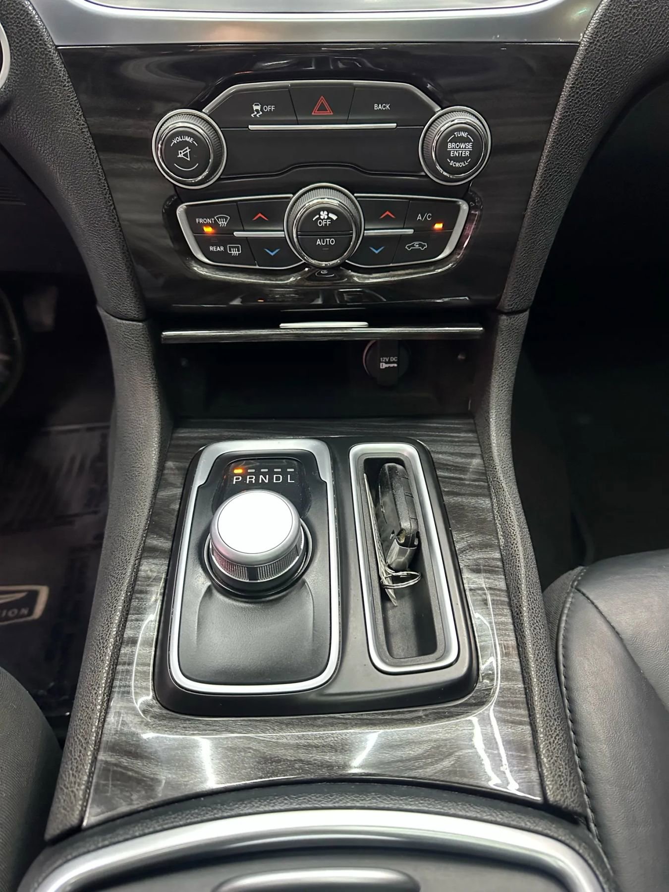 Used 2016 Chrysler 300 Limited image 19