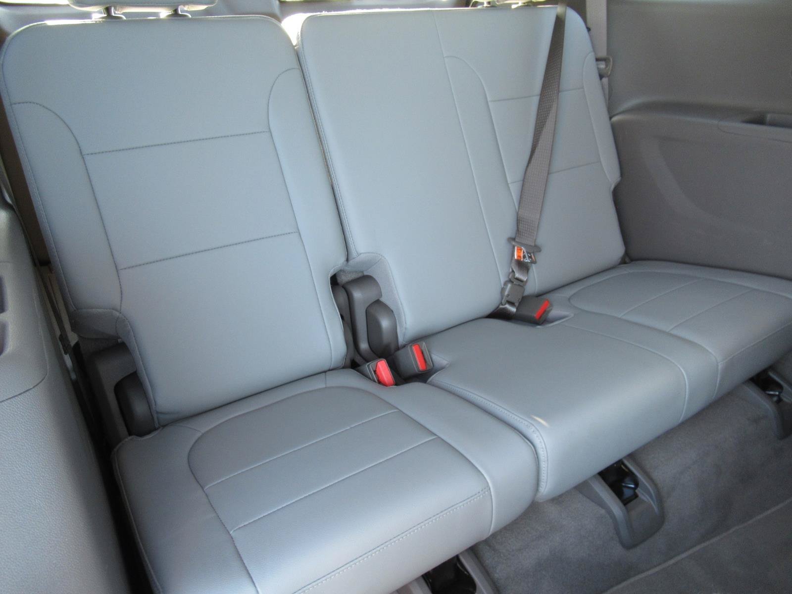Used 2019 Chevrolet Traverse Premier w/ Driver Confidence II Package FWD image 37