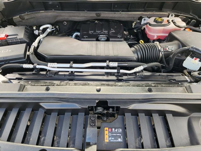 Used 2023 Chevrolet Silverado 1500 Custom AWD/4WD image 31