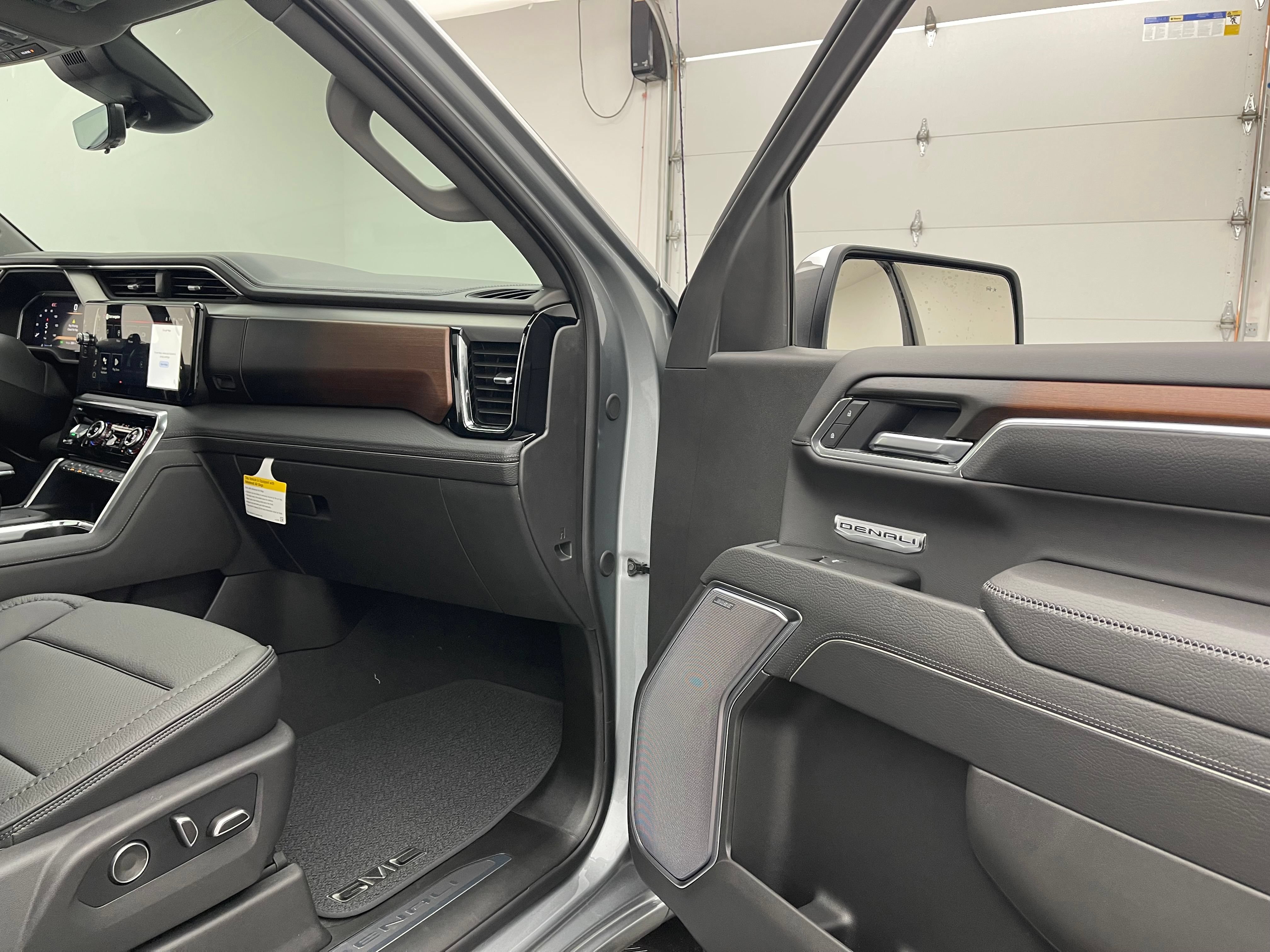 New 2026 GMC Sierra 1500 Denali w/ Denali Reserve Package AWD/4WD image 34