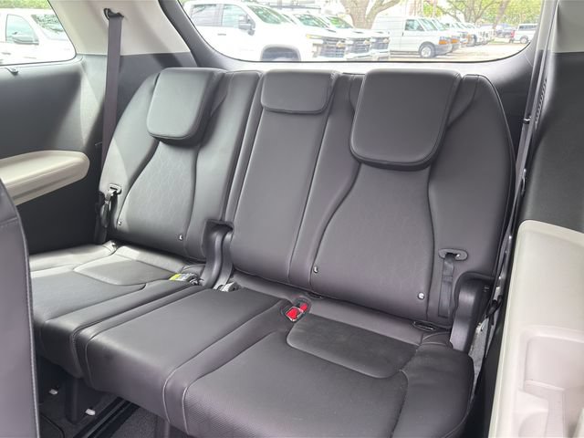 Used 2024 Kia Carnival EX FWD image 27