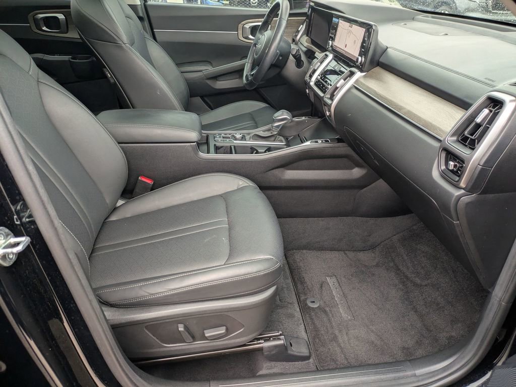 Used 2023 Kia Sorento EX w/ Panoramic Sunroof Package FWD image 26