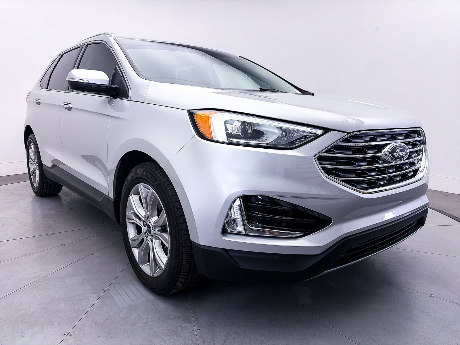 Used 2019 Ford Edge Titanium FWD image 10