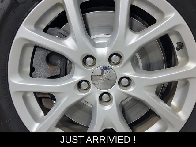 Used 2016 Jeep Cherokee Latitude AWD/4WD image 10