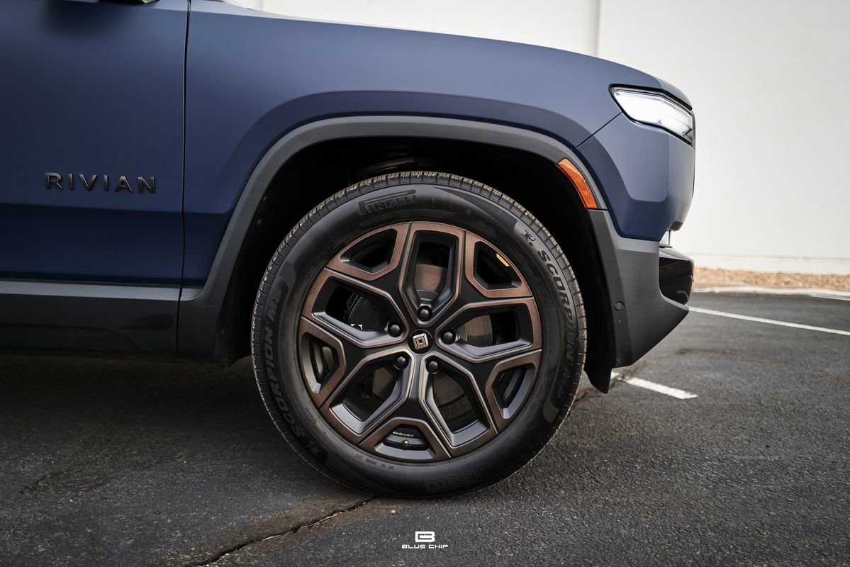 Used 2026 Rivian R1S Premium image 11