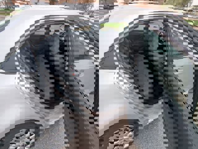 Used 2025 Toyota Corolla LE image 4