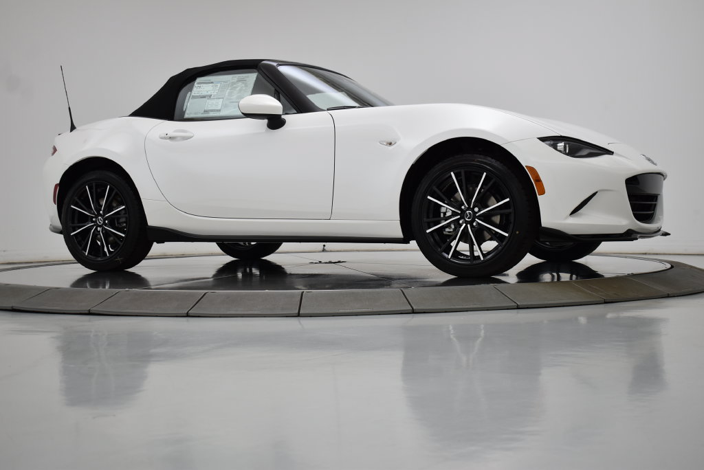 Used 2025 MAZDA MX-5 Miata Grand Touring w/ Appearance Package RWD image 11