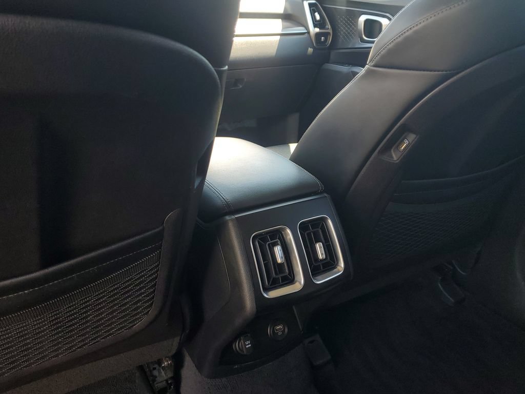Used 2022 Kia Sorento S FWD image 13