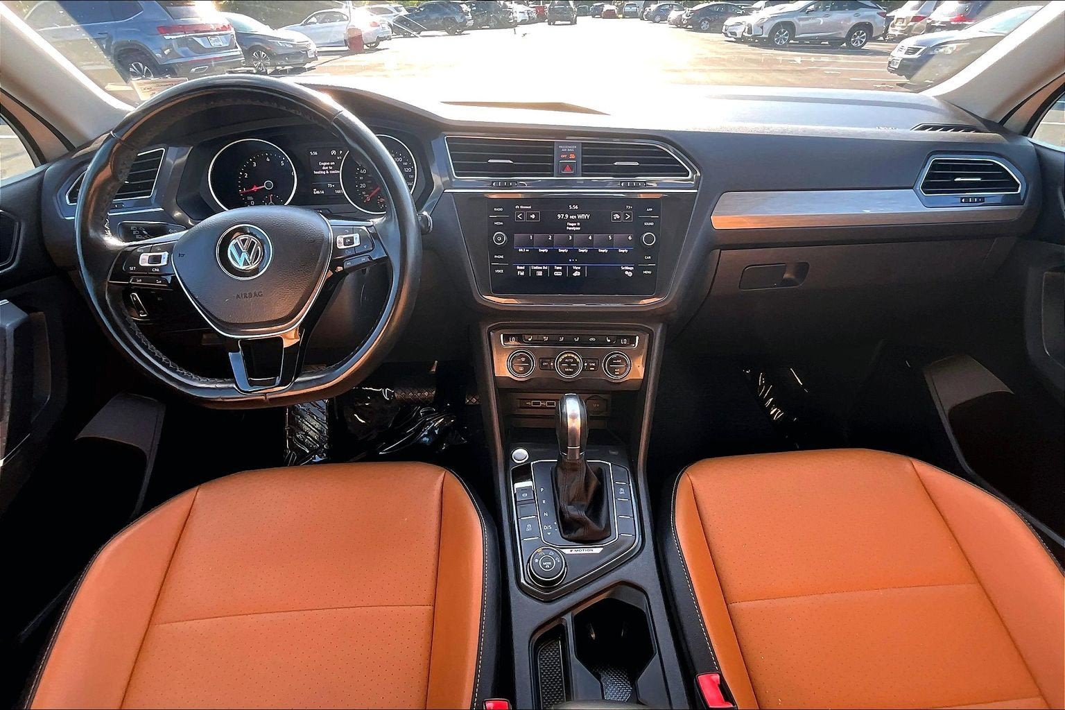 Used 2018 Volkswagen Tiguan SE w/ 3rd Row Seat Package AWD/4WD image 14