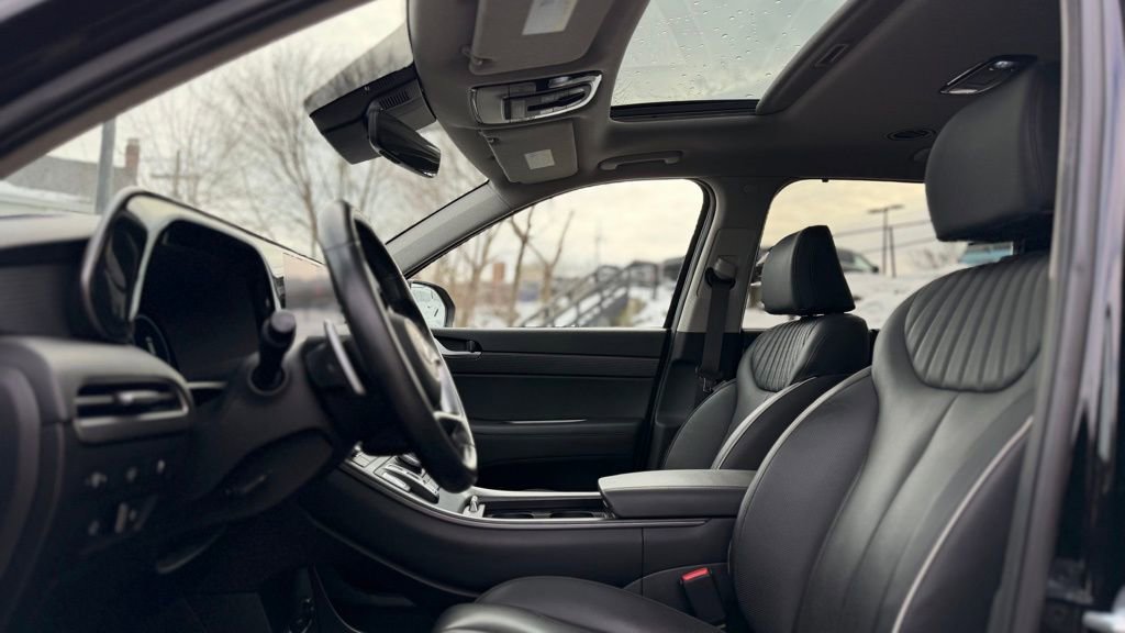 Used 2023 Hyundai Palisade Limited w/ Cargo Package image 14