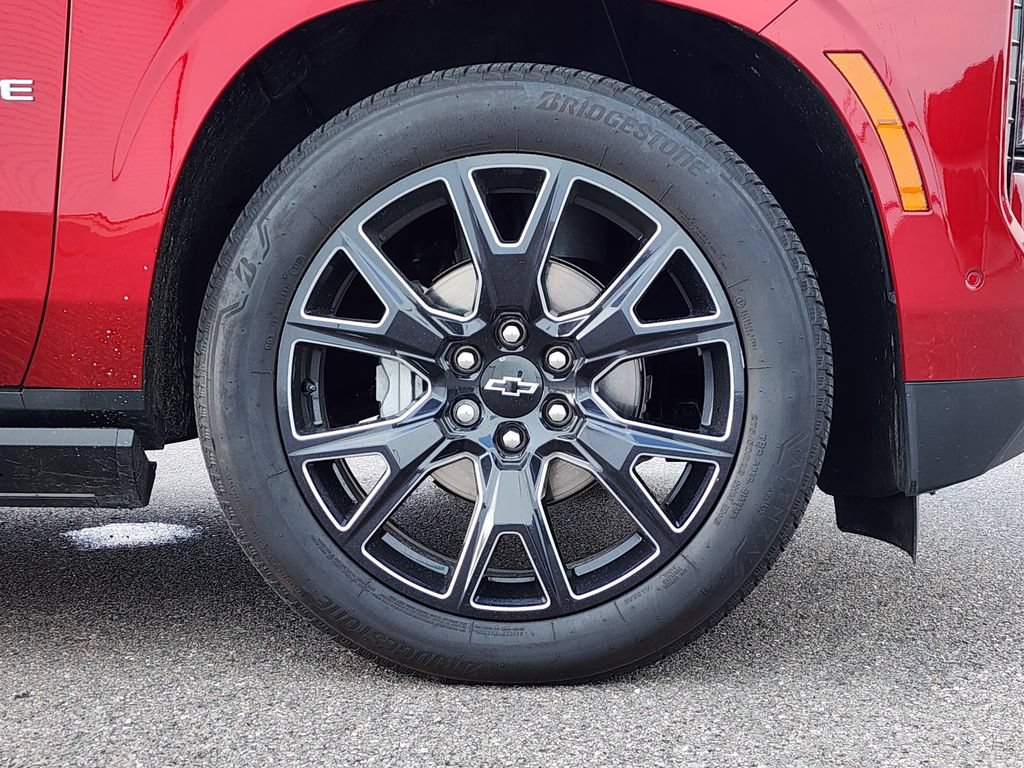 Used 2025 Chevrolet Tahoe High Country AWD/4WD image 13