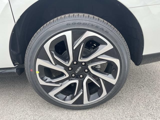New 2026 Lincoln Navigator L Reserve AWD/4WD image 11